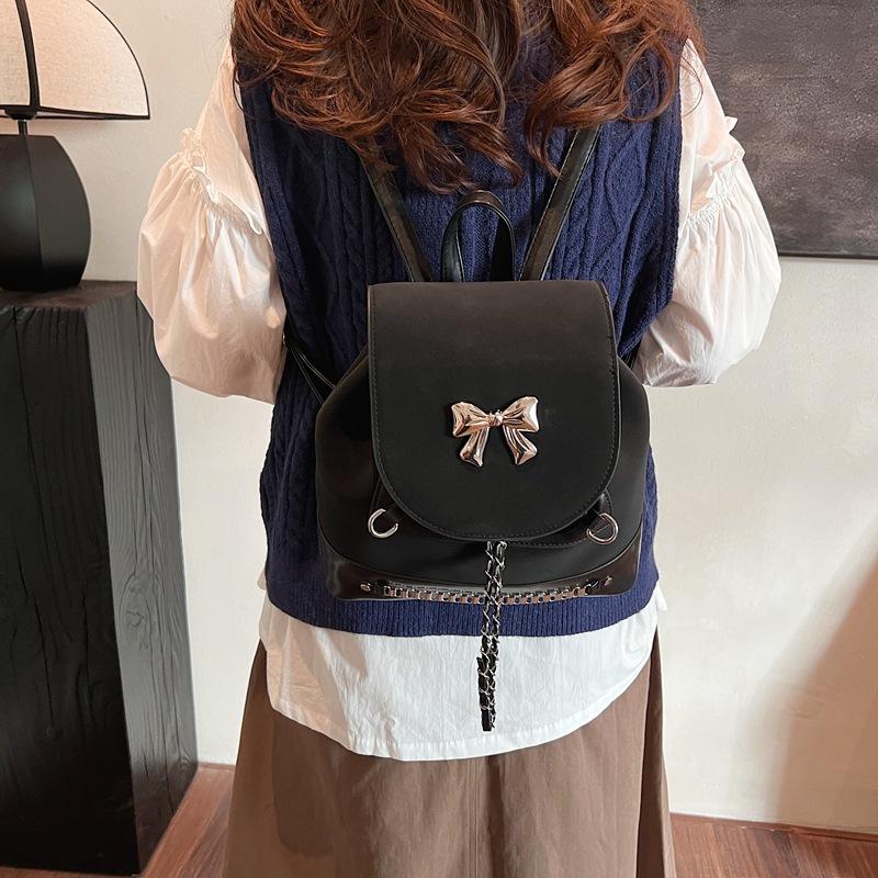 Маленький женский рюкзак 2025 новый высококлассный нишевый летний дорожный модный рюкзак 251024 чёрный 2787₽