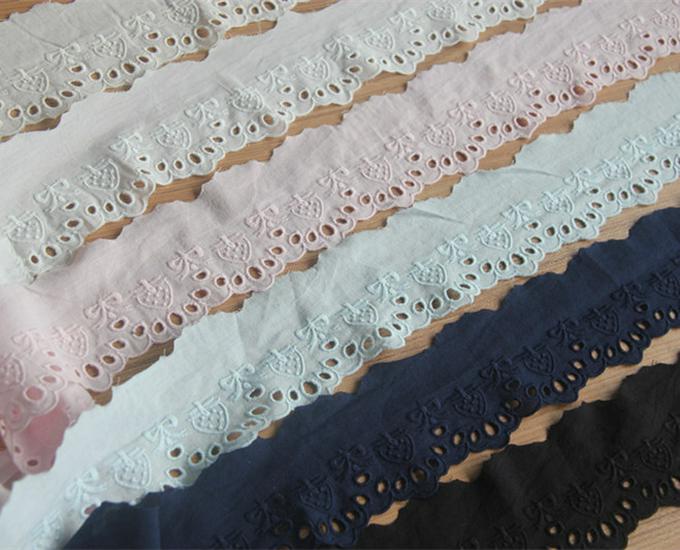 D16G3 Handmade Japanese Lace Bow Strawberry Embroidered Cotton Fabric Clothing, 6cm Wide белый