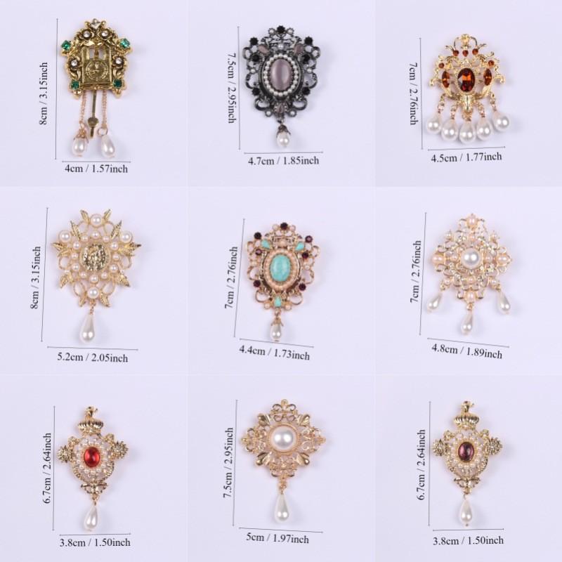 Vintage Palace Style Brooch For Women With Alloy Geometric Decorative Pin Accessory