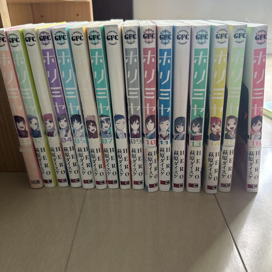 

[USED] Horimiya Volumes 1-16 (Complete Set) + Page 10.5, 100, Graduation Album, New Semester DVD