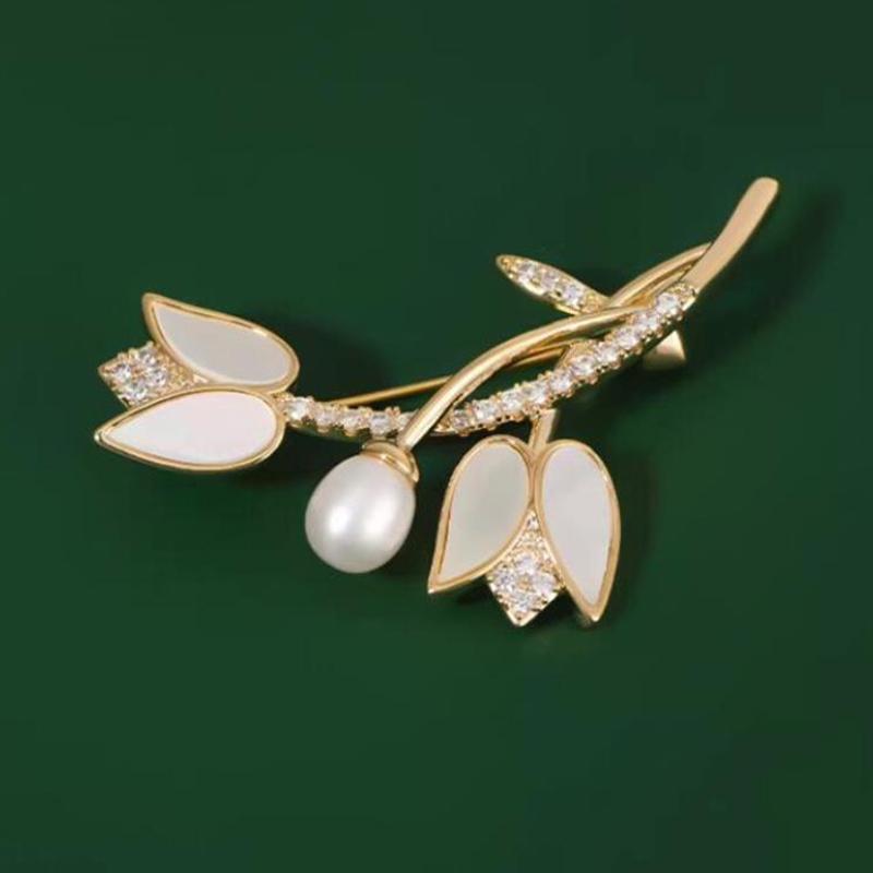 Plant Shaped Pearl  Tulip Flower Brooch For Women Coat Wedding Jewelry Party Accessries Gifts