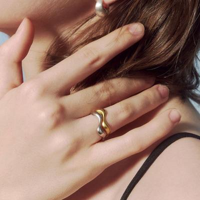 JUDY AND PAUL Lyle Simple Wave Ring