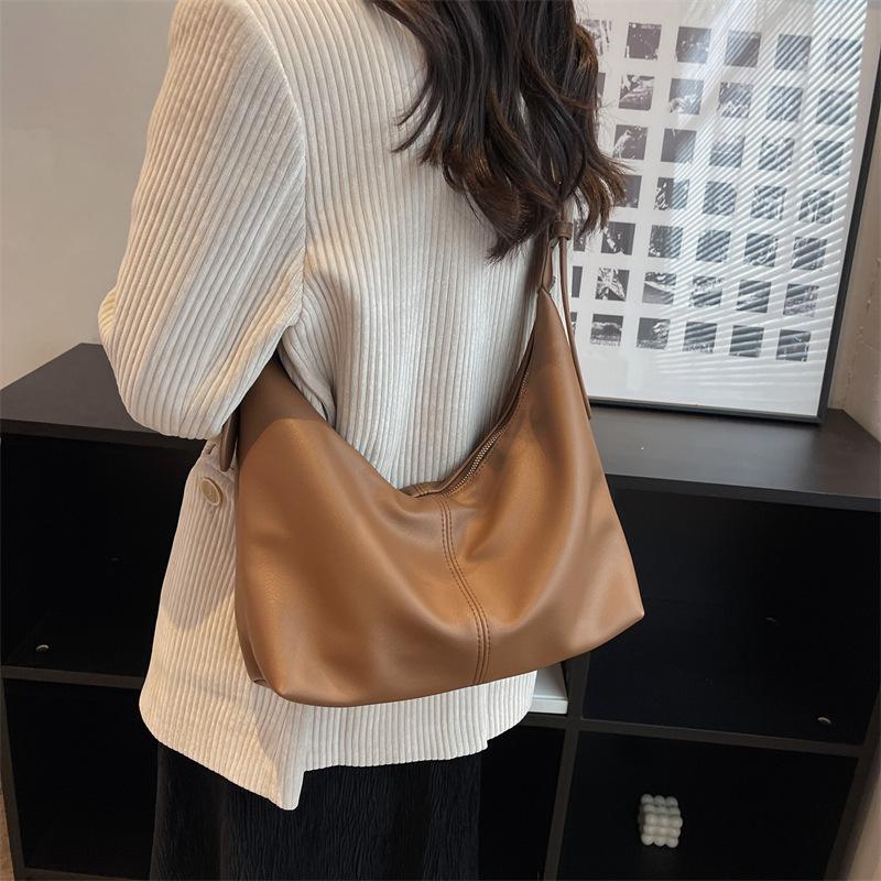 Soft leather one shoulder messenger bag women's 2025 new fashion retro dumpling bag large capacity tote bag