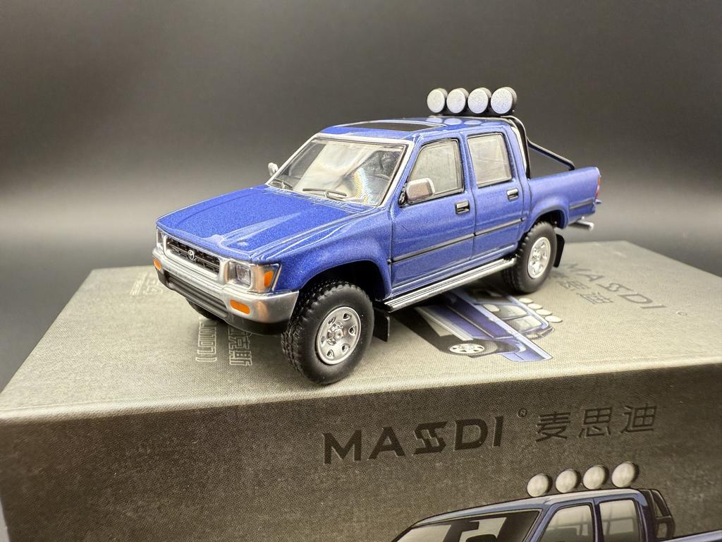 Masdi 1:64 1994 Toyota Hilux Dual Row Four-wheel Drive Ln107 Simulation Miniature Die-cast Model Car Collectible Custom Toy Gift