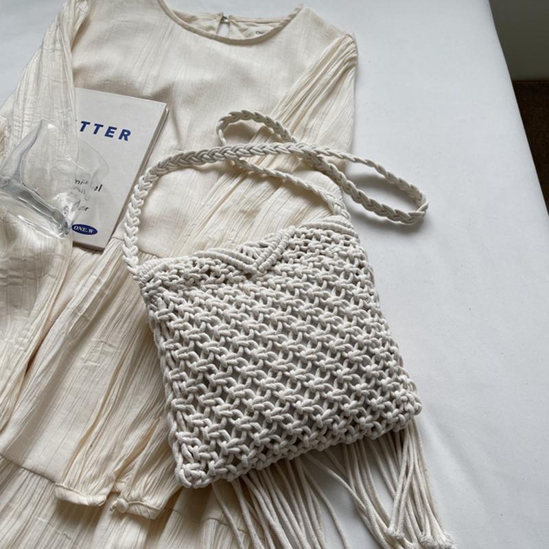 New Straw Floral Decor Bag Bohemian Tassel Beach Bag Women Crochet Fringed Crossbody Ultralight Shoulder Bag