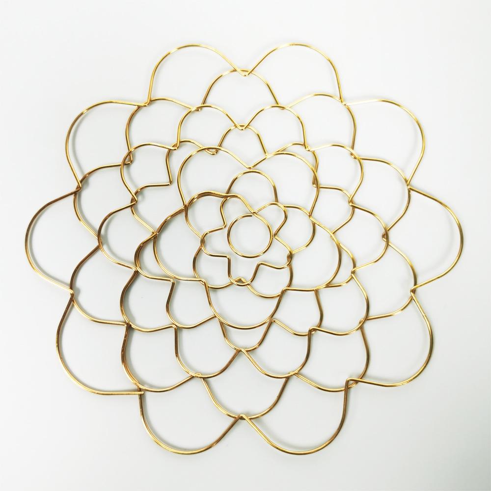 Foldable Metal Laser-Cut Floral Arrangement Grid – Trending Flower Arranging Aid