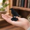 Mat Zwarte Kraai Beeld 3D Geprint Standbeeld, Gotisch Dark Academia Vogel Beeldje, Raaf Ornament Figuur, Stabiele Rotsen Basis voor Bureau Vitrinekast,