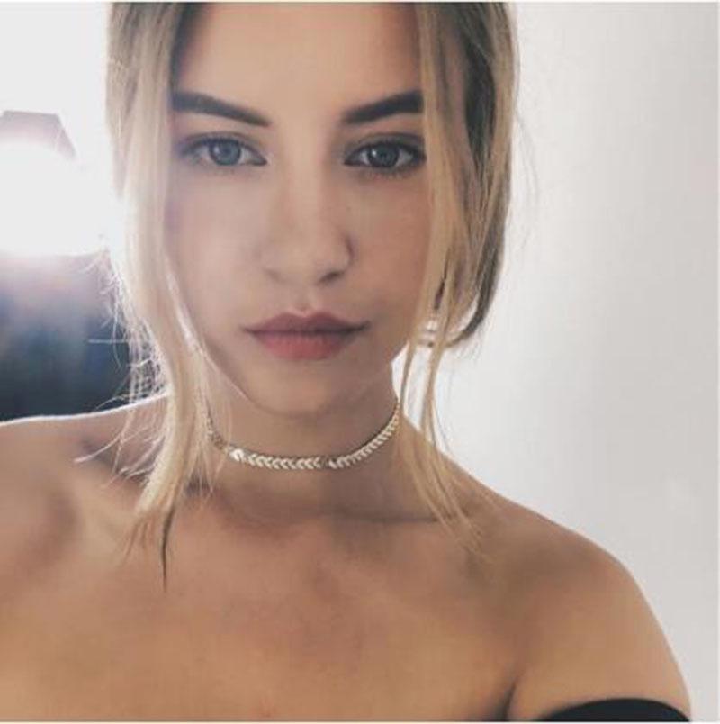 

Кольє-ланцюжок «риб яча кістка» з паєтками: Елегантне та модне коротке кольє на ключицю