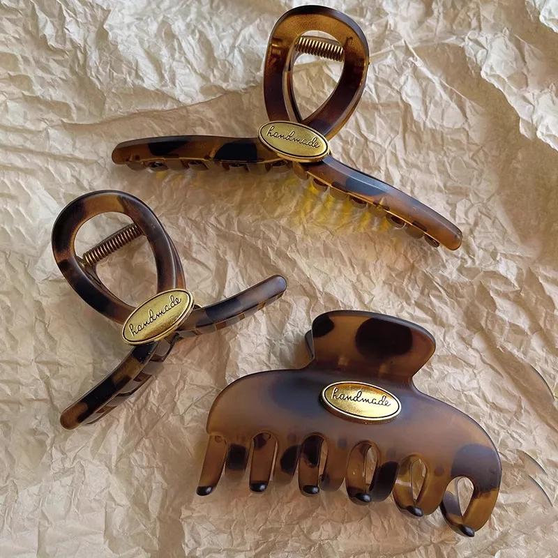 Retro Hair Clip for Women Acrylic Gold Color Letter Hair Claws Clips Trendy Cross Hairpin Korea Hair Accessories Girls Headdress