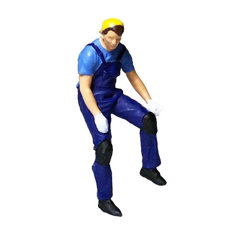 Repairman Figure Model 1:64 Scale Hand Painted Miniature Figure for Miniature Scenes Dioramas Props,Model Car Displays