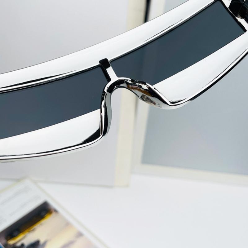 Punk-Sonnenbrille mit Nieten, Sonnenschutz, leichter PC-Rahmen, Cosplay-Brille für Outdoor-Partys, modisches Accessoire