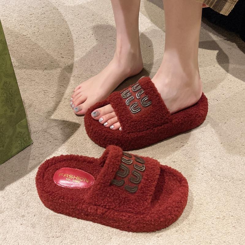 Fashion 2025 New Chunky Platform Fur Slippers Women Autumn Thick Bottom Furry Outdoor Slippers Woman Short Plush Designer Shoes