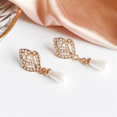 Damenmode Elegante Wassertropfen Faux-Perlen Strass Hänge-Charm-Ohrringe MIT