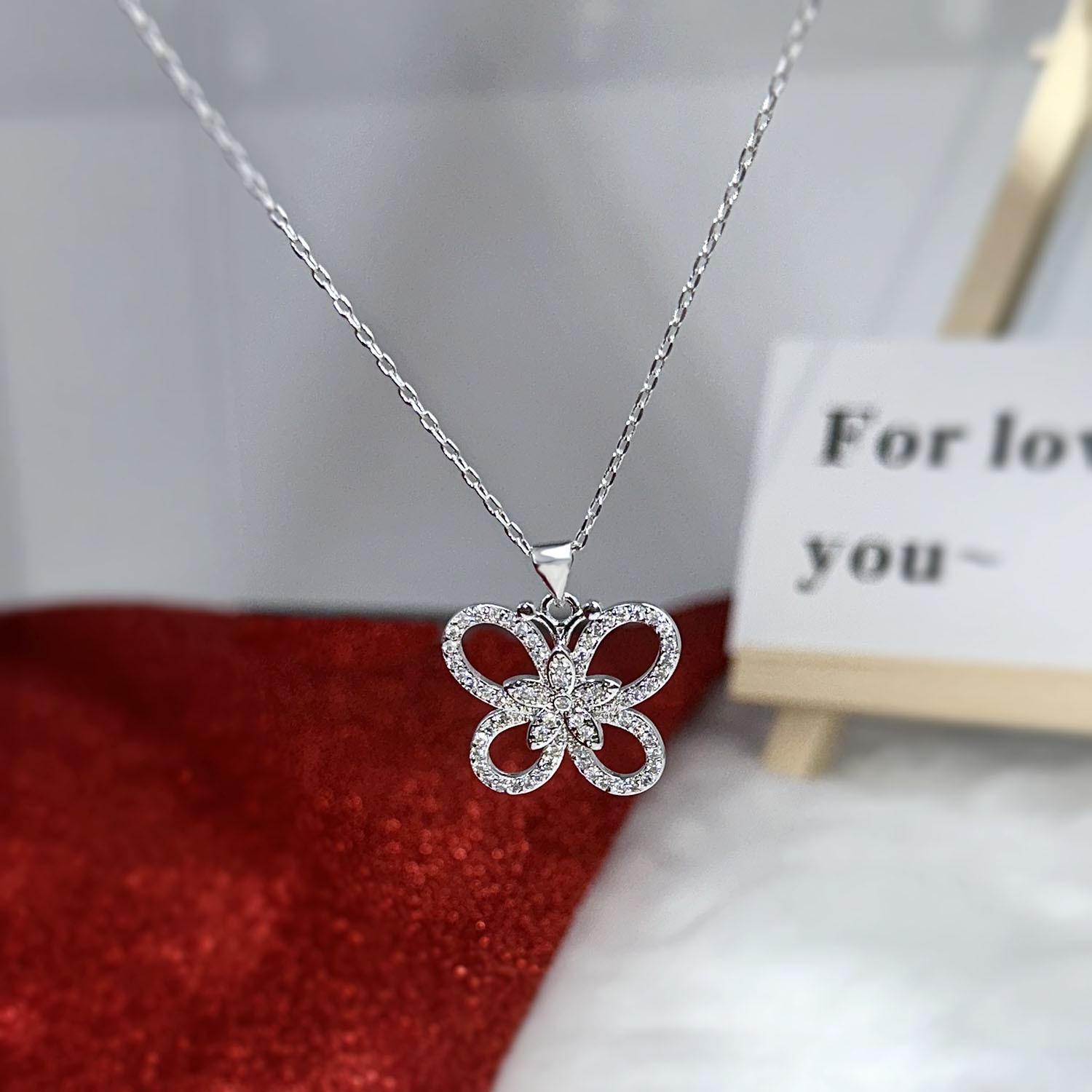 

Женское ожерелье в виде бабочки из четырех листьев в японском и корейском стиле: Высококачественная подвеска на ключицу с бриллиантами, модная и легкая роскошь, нишевый дизайн белого золота