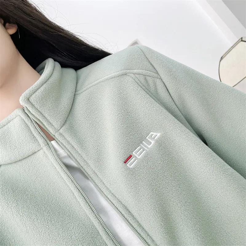 Women's Thickened Fleece Outerwear: Wind-Resistant and Cozy High-Neck Athletic Casual Jackets for Spring & Autumn Outdoors