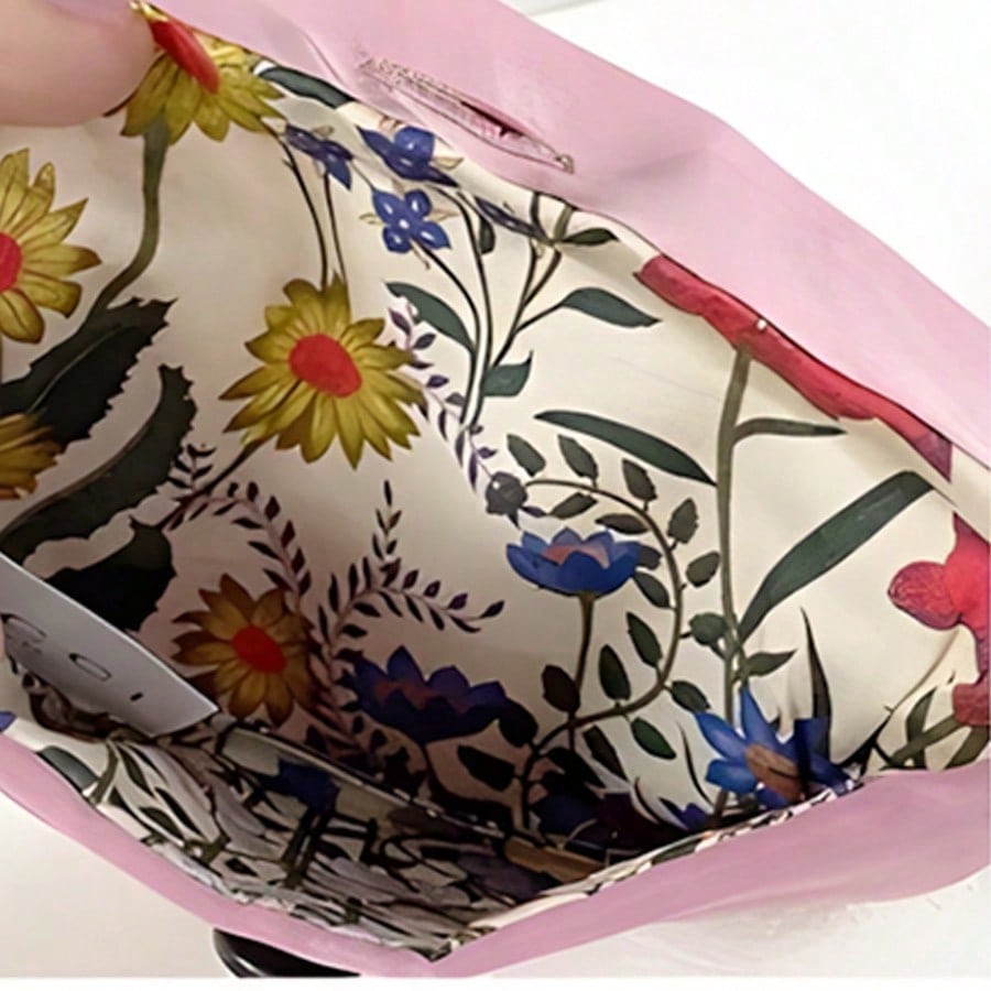 Sminkväska för kvinnor, lämplig att ge som gåva under festivaler. Den kan presenteras som en gåva till din flickvän eller vänner.