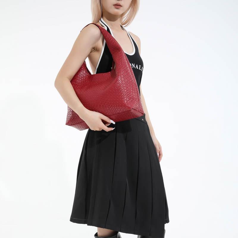 Premium sense large capacity armpit bag new casual fashion atmosphere shoulder bag retro commuter tote bag women