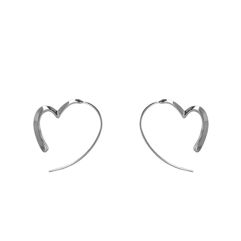 Elegant Sweetheart Earrings: Unique Hooks for Square & Round Faces