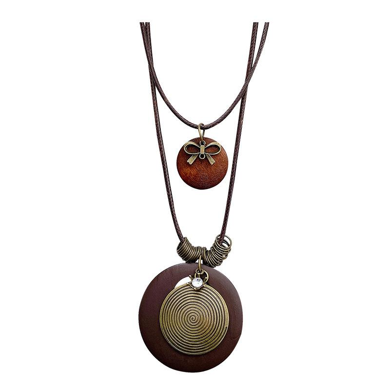 Retro Necklace - Versatile and Unique Long-style Sweater Chain for Women, with A Sophisticated and Simple Design As A Decorative Accessory.