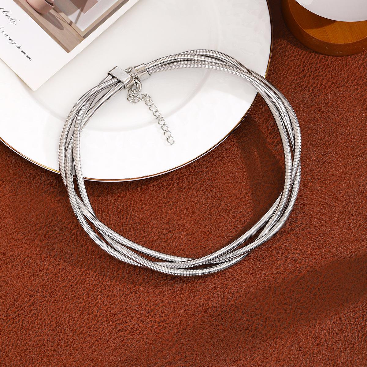 Европейское и американское многослойное металлическое колье-чокер «Змеиная кость» - Преувеличенное высококлассное ожерелье