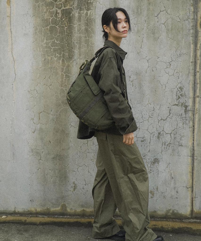 Iugamakaras Taped Shoulder Bag (Khaki)