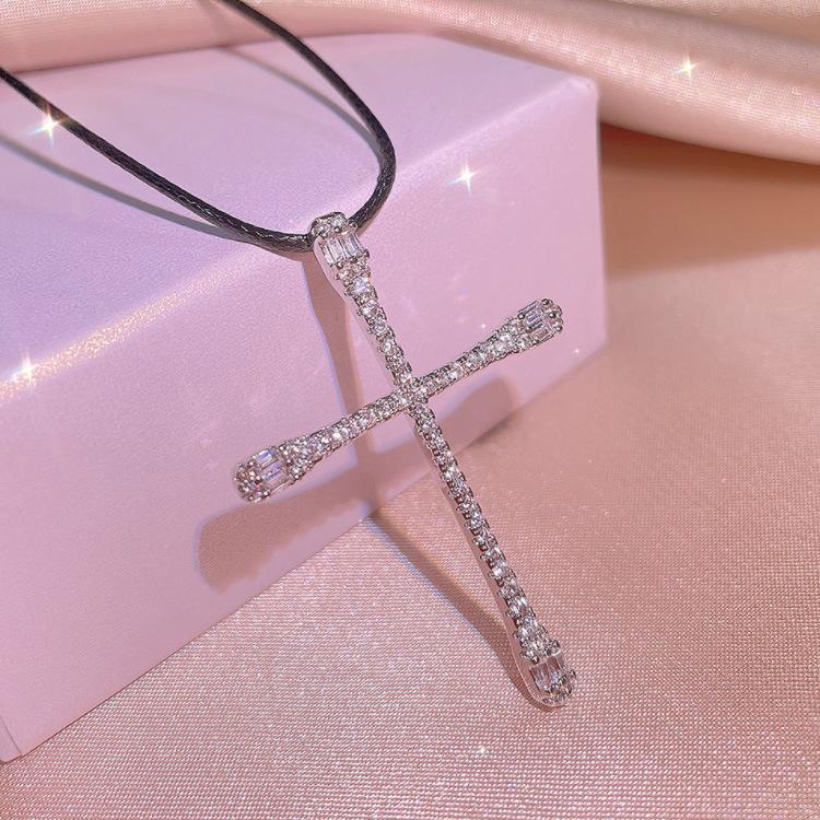 Simple Versatile Cross Pendant Student Hipster Men And Women Couple Necklace Collarbone Chain Party Valentine'S Day Gift
