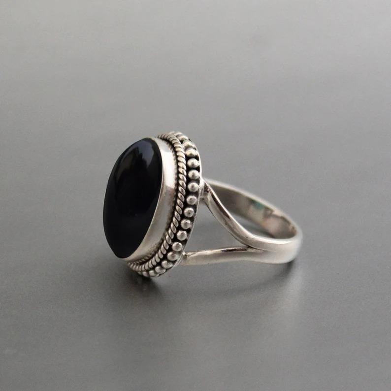 Inel din argint 925, inel cu piatră prețioasă ovală onix negru, inel de designer lucrat manual, inel Boho, cadou pentru ea, cadou pentru aniversarea nunții