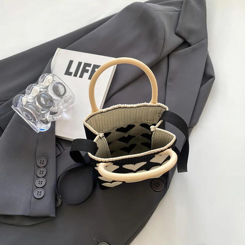 Candy Color Knitted Mini Mobile Phone Bag Heart Knitted Design Square Handbag Girls Cute Outdoor Shoulder Handbag and Hand Bag