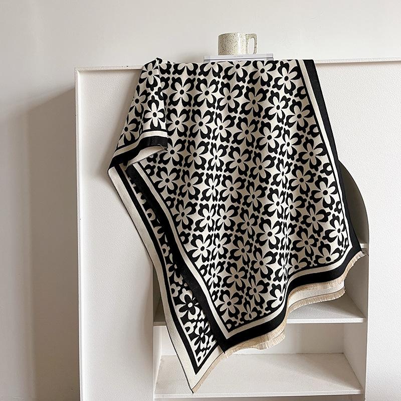 Imitation Cashmere Flower Scarf Women'S Winter Korean Version Dongdaemun Shawl Versatile Cute Thickened Scarf Tide