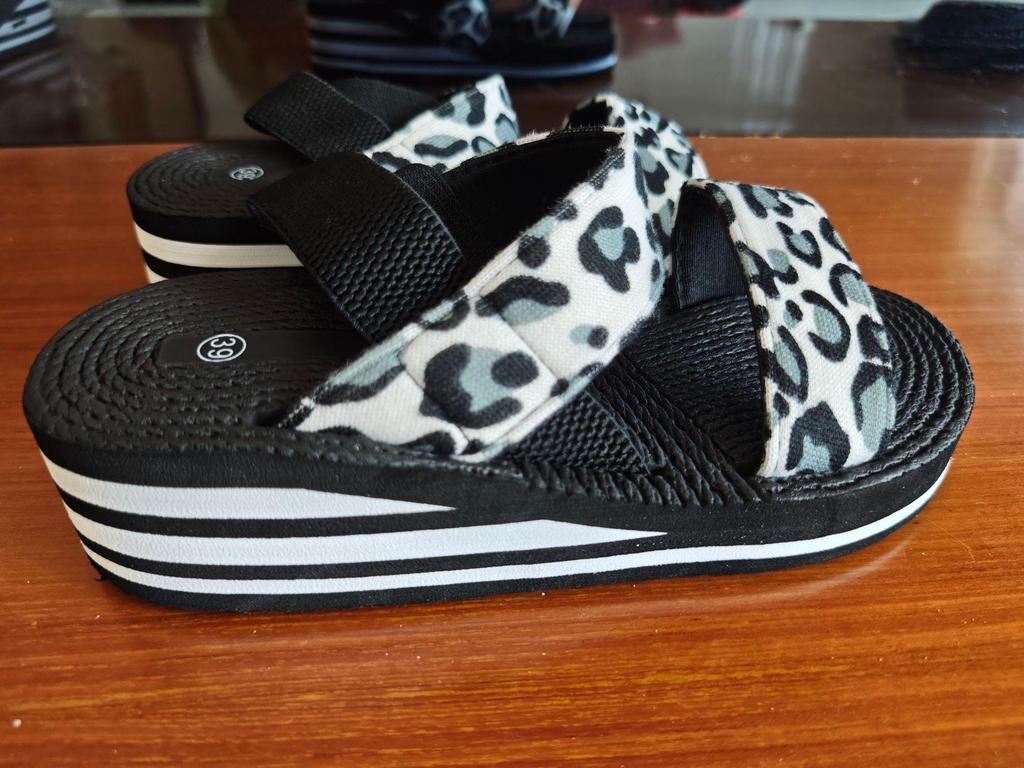 Leopard Print EVA Wedge Sandals - Plus Size Beach Summer Fashion, Height-Boosting Thick Sole.