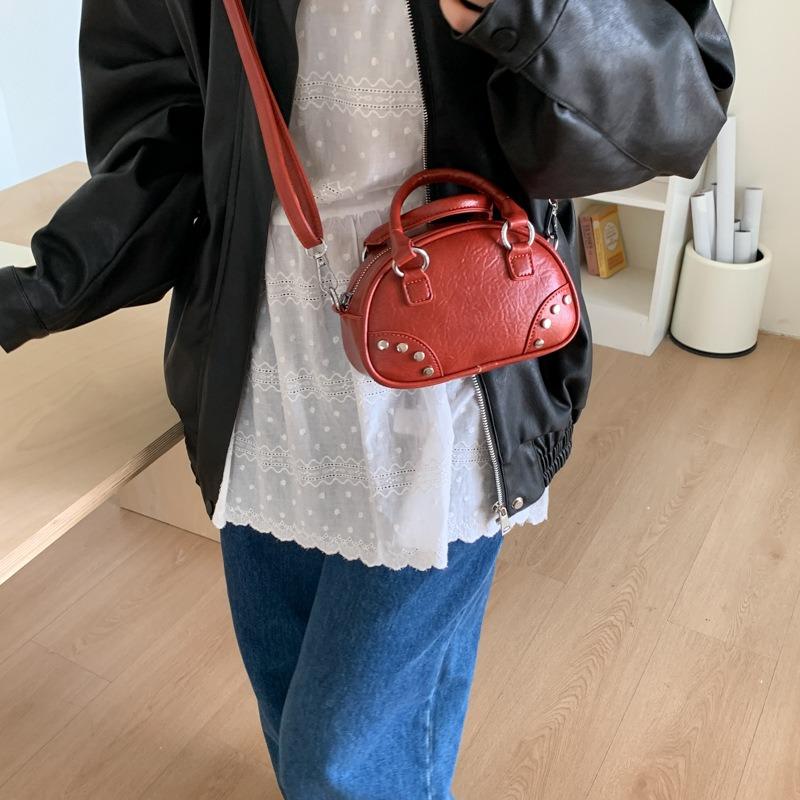 High-end niche bag women's retro new autumn and winter messenger bag fashionable portable bowling bag