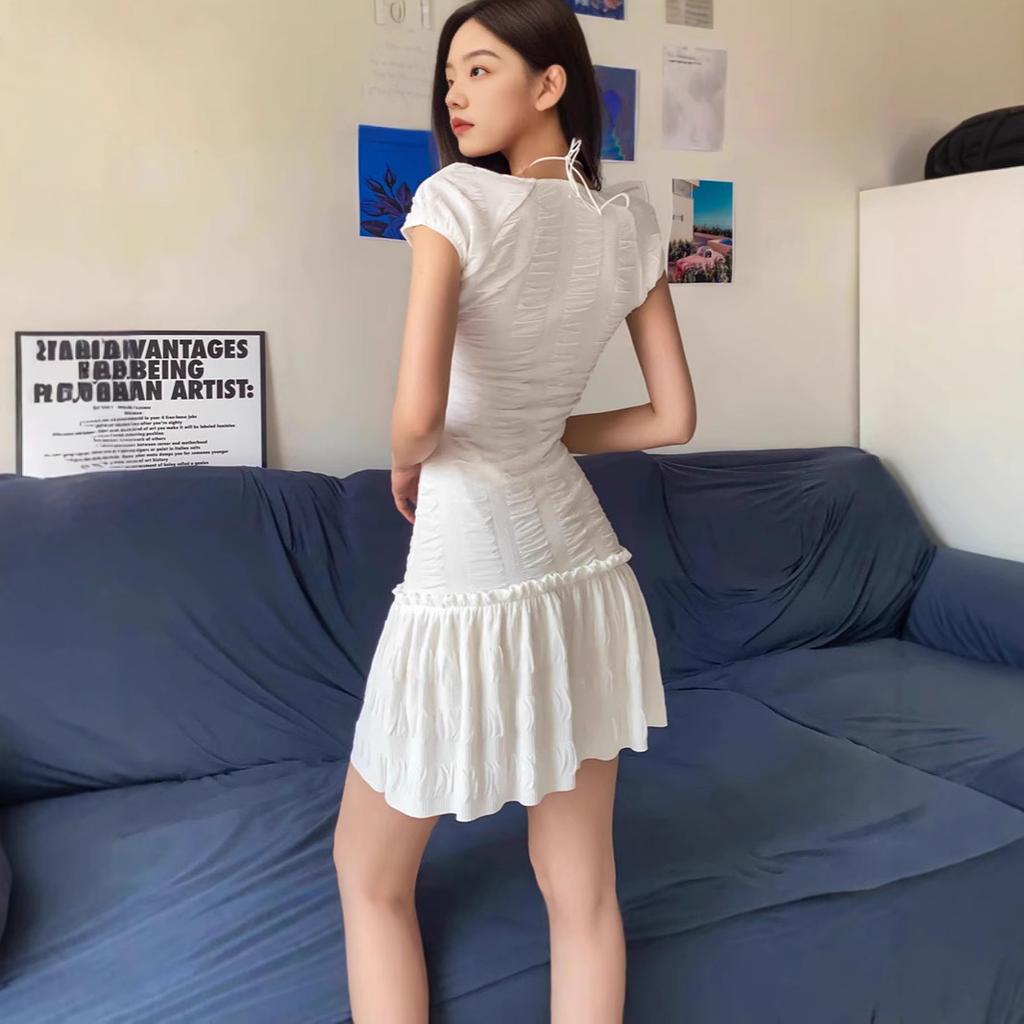 Women's Autumn Fashionable and Sexy French Low-cut Square Neck with Neck Strap Design Short-sleeved Dress