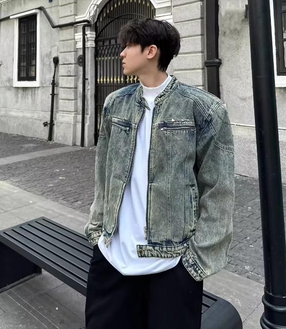 Men's High-End American-Style Denim Jacket: Trendy, Scruffy Cool Hairdresser Vibe with Padded Shoulders and Light Luxury Design.