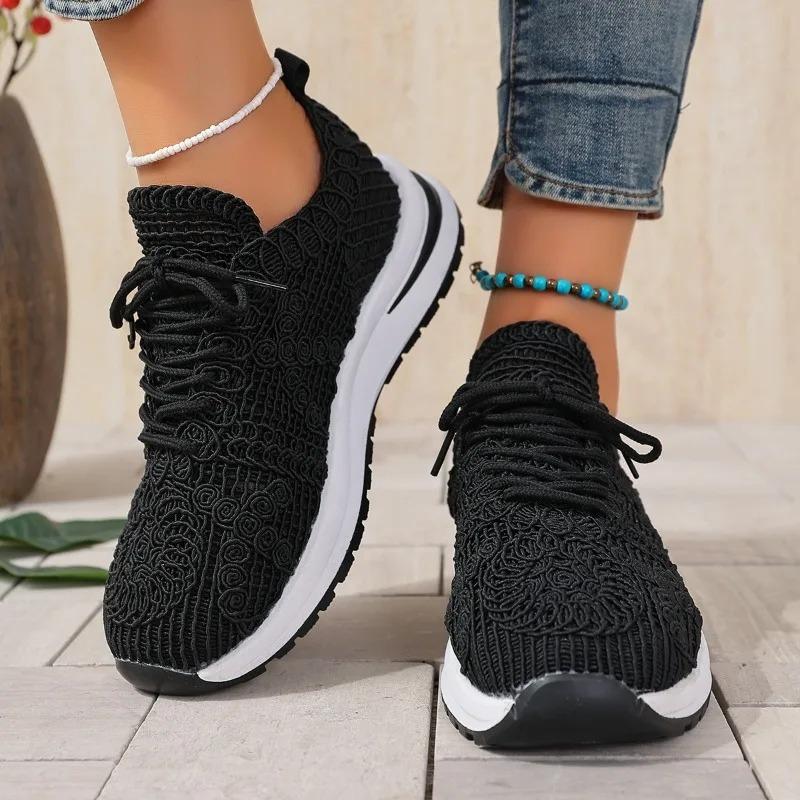 Fashion Casual Breathable Mesh Sports Shoes Women Summer Lace Up Soft Sole Medium Heel Sneaker Fashion Lace Hollow Out Running Shoes