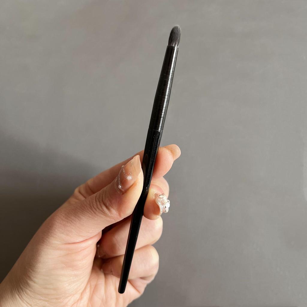 Kleines rundes Lidschatten-, Nasenkontur- und Highlight-Pinselset mit abgeschrägtem Konturpinsel