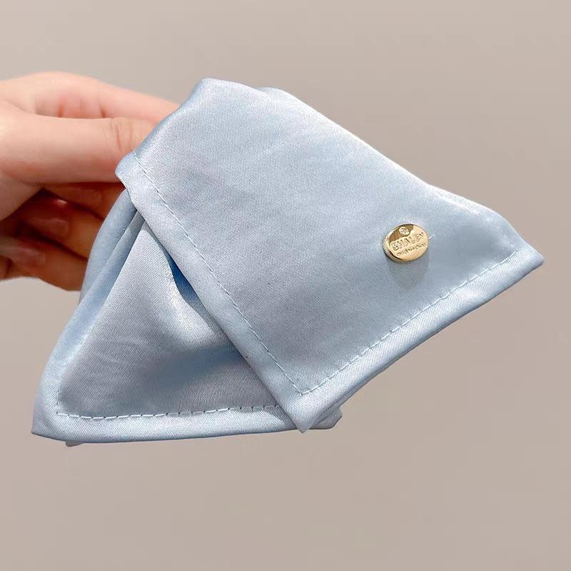 

Hepburn Style Fabric Triangle Seashell Claw Clip for Women - 2025 Shark Clip Savior for Flat Hair