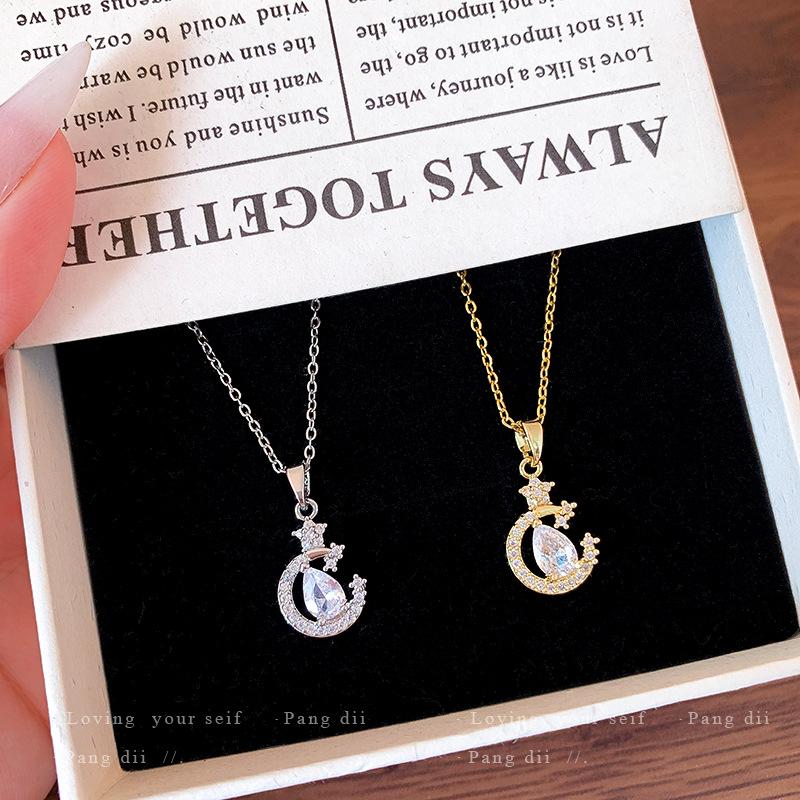 Female Niche Exquisite Versatile Dreamy Star and Moon Necklace