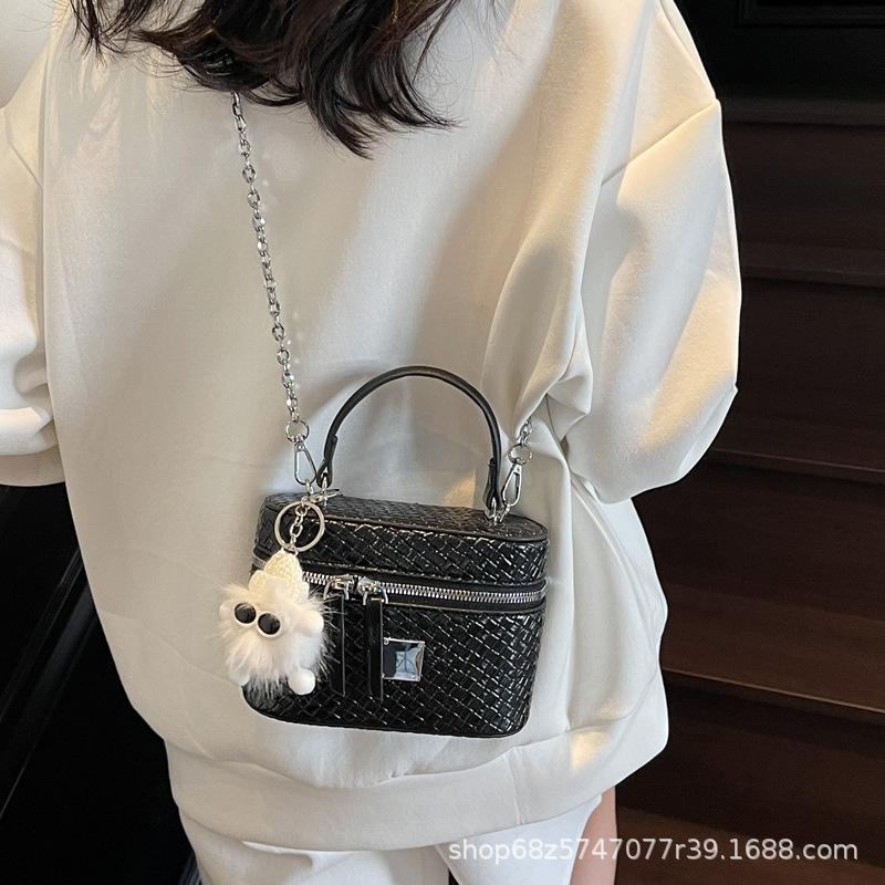Woven Box Bag Niche Design 2025 New Shoulder Messenger Bag Women's Bag High-end Exquisite Chain Small Bag