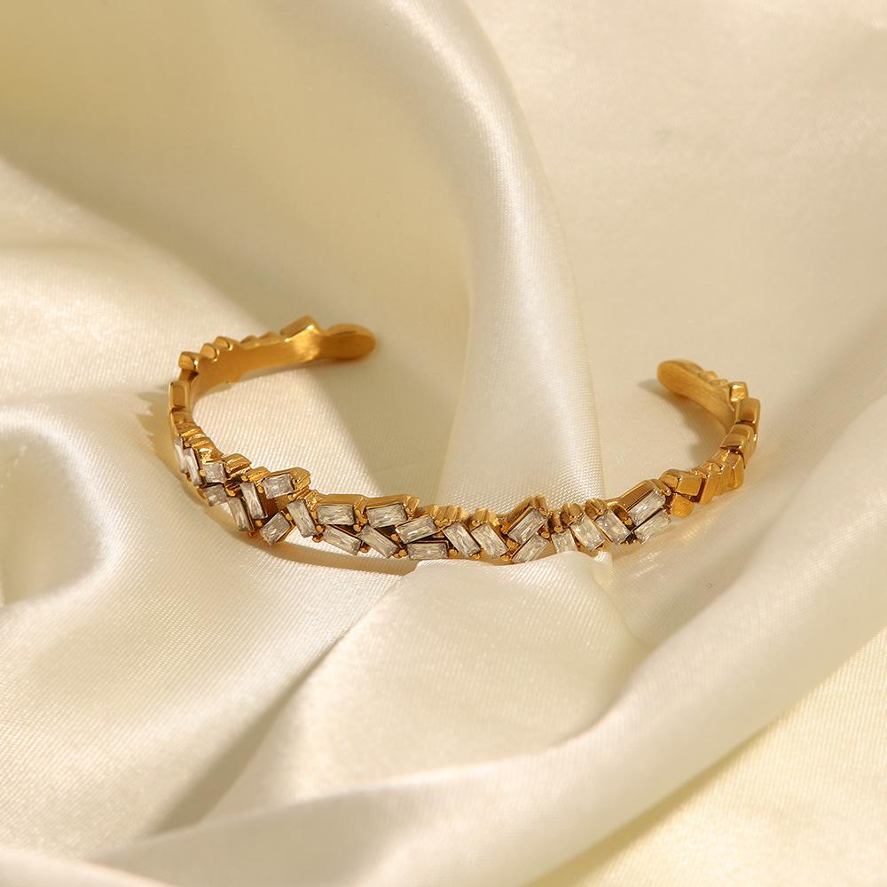 European and American elegant temperament minimalist cold wind versatile inlaid zircon opening bracelet bracelet does not fade bracelet