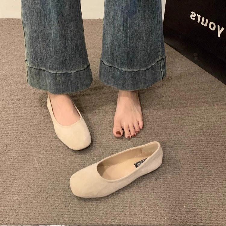 

Gentle evening wind suede shallow mouth flat-soled single shoes women s 2025 spring and autumn winter small square head Doudou single shoes comm 40