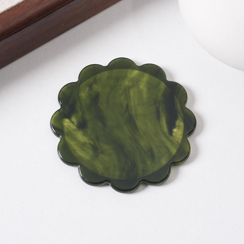 

Acetic Acid Korean Light Luxury Sunflower Small Round Mirror Portable High-end Mini Cross-border Wholesale Girl 6.5x0.4