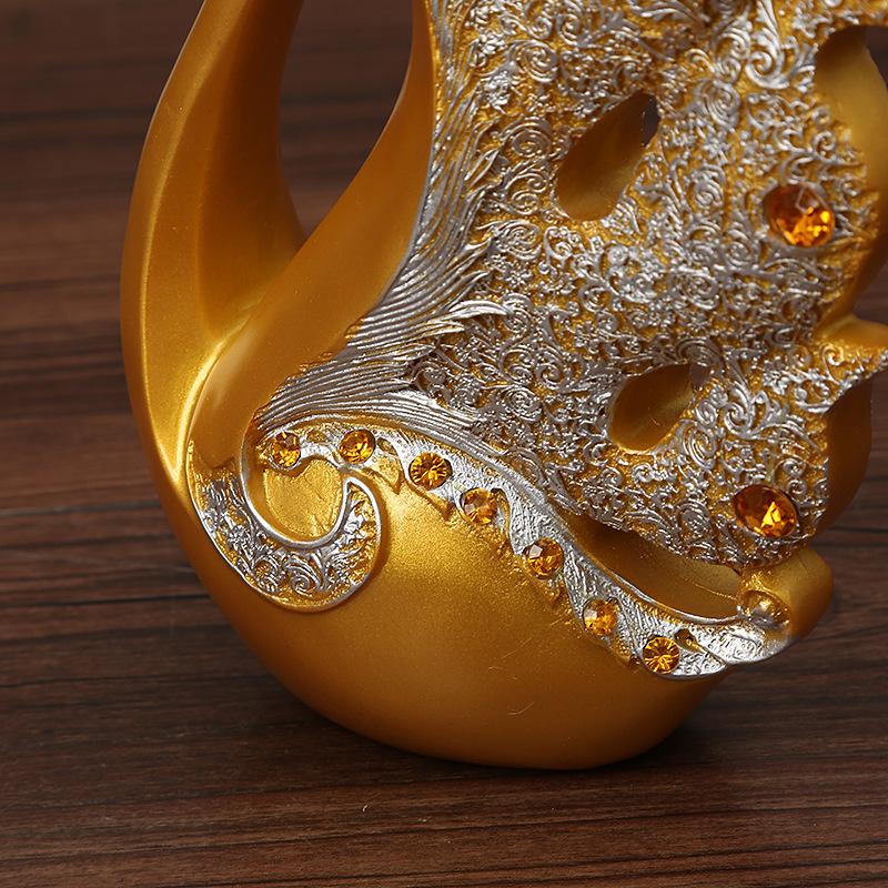 Couple Swan Ornament Resin Art Animal Figurines Modern Light Luxury Home Decor Living Room TV Cabinet Desktop Wedding Decoration