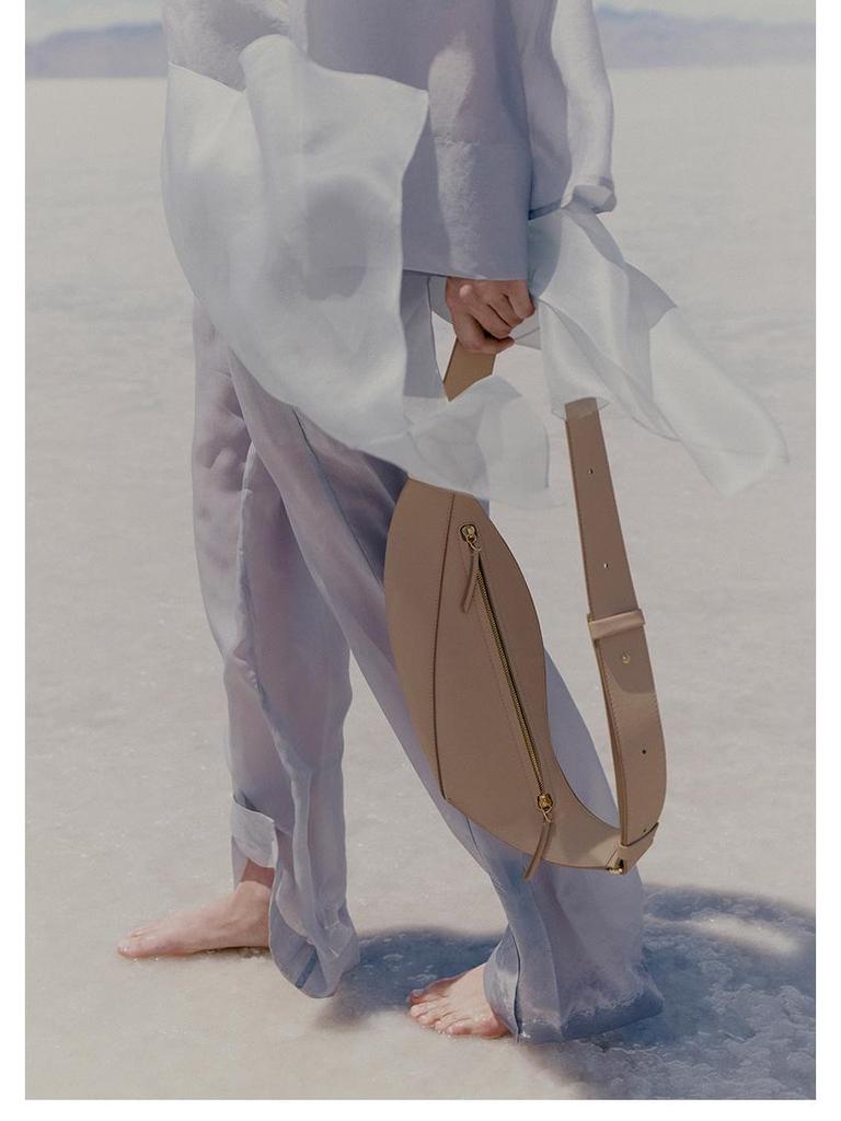 Sommerausgabe: Polene Croissant Rindsleder Umhängetasche—Geräumige Damen Schultertasche