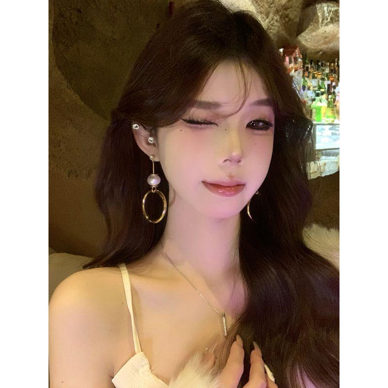 Cool and Awesome! Retro Fashionable Exaggerated Temperamental Fashion Metallic Circle and Pearl Earrings Expensive Classy Earrings