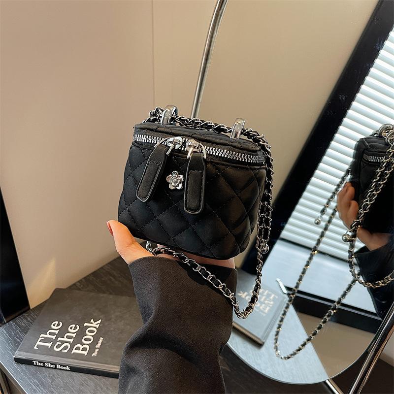 Rhombus chain bag women's spring and summer new niche shoulder messenger bag high-end box small square bag