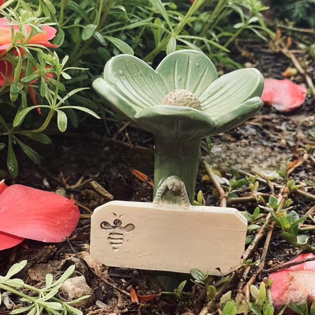 Insect Drink Dispenser Resin Flower Shape Garden Decor For Gifts And Home Decor