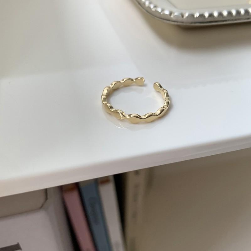 Copper Contemporary Vintage Ring For Women With Luxurious Gold Finish And Dazzling Geometric Diamond Detailing