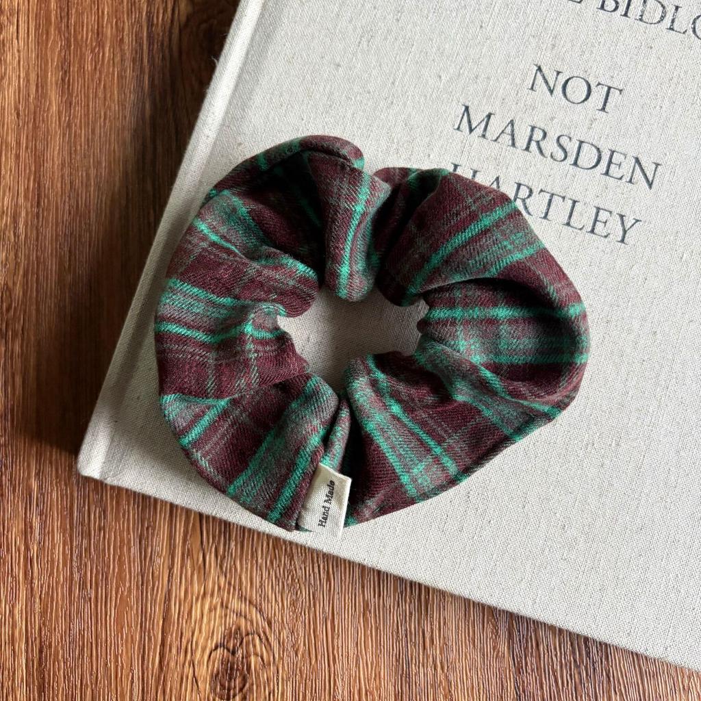 Retro Plaid Scrunchies for Women - College Style Hair Ties & Headbands