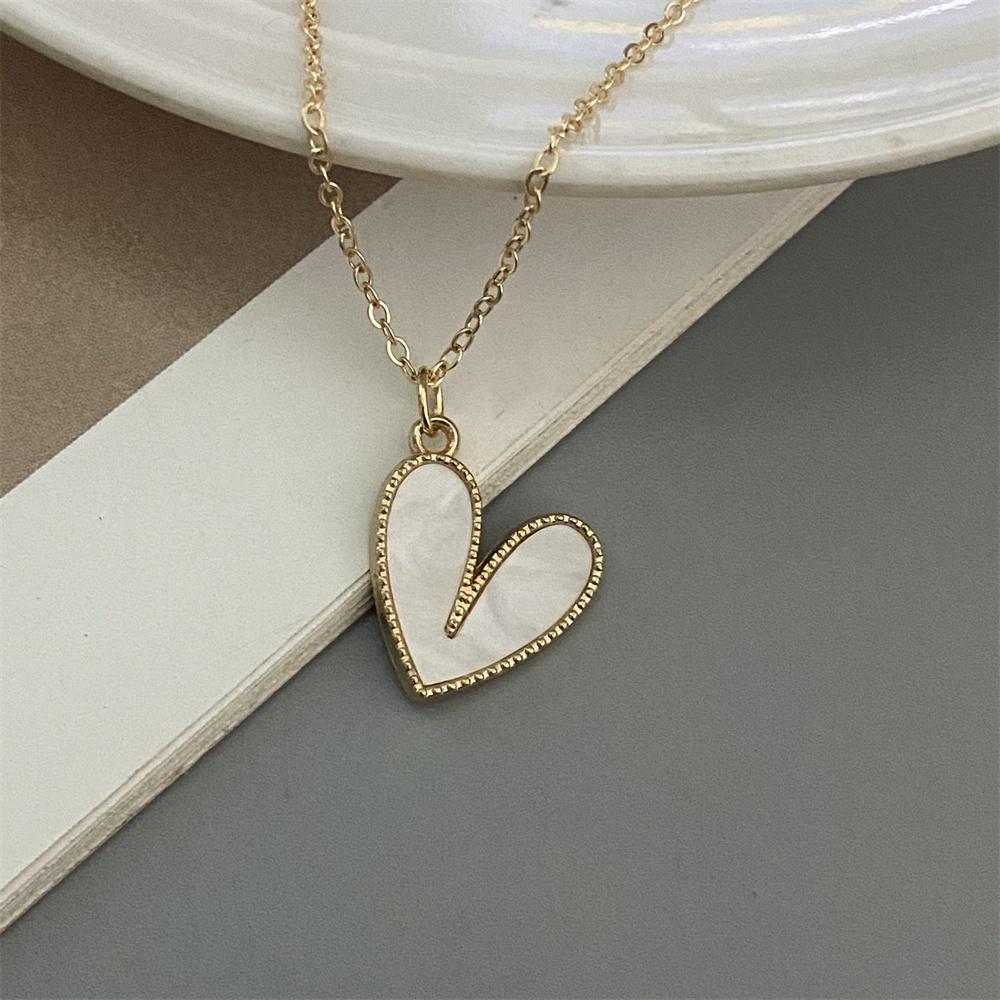 

Trendy Colorful Love Heart Necklace for Girl Women Golden Color Link Chain Pendant Short Necklace White Pink Black Color Collar