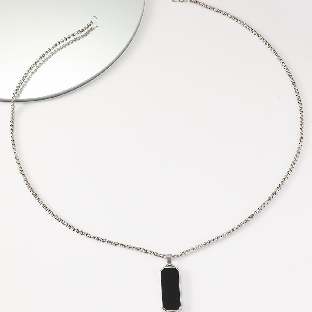 Simple Tag Glossy Necklace